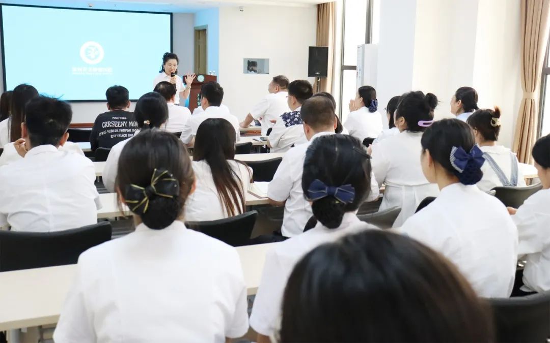 新员工入职培训：开启医院逐梦之旅的钥匙——郑州誉美肿瘤医院开展多维度培训活动