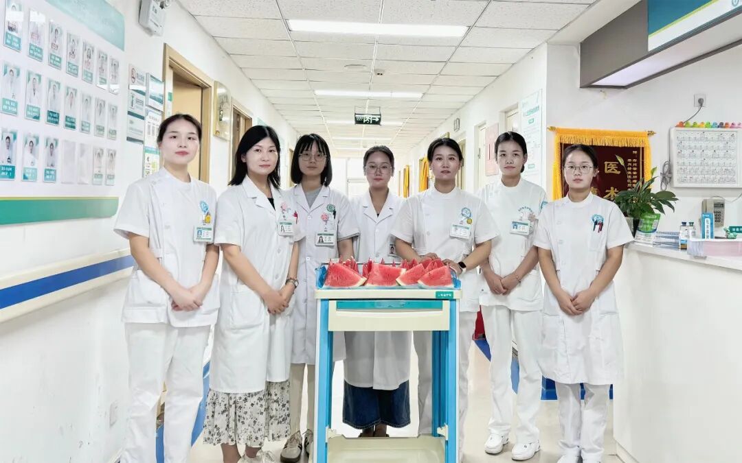 【感动式医疗服务】微光成炬、向爱成花—— 致每一位用爱守护生命的白衣战士